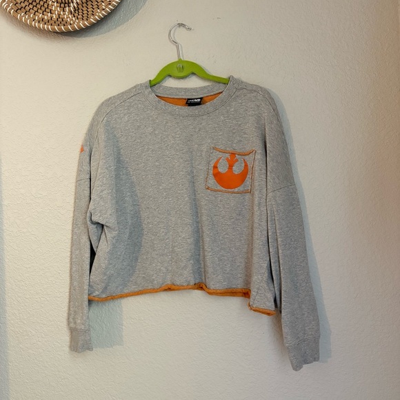 Star Wars: The Rise Of Skywalker Resistance Raw-Edge Athletic Jersey crop - Picture 11 of 11